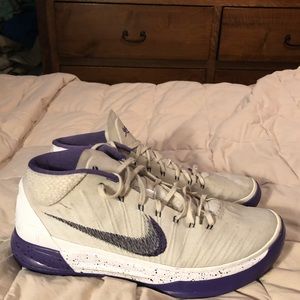 Nike Kobe AD Mid basketball size 13